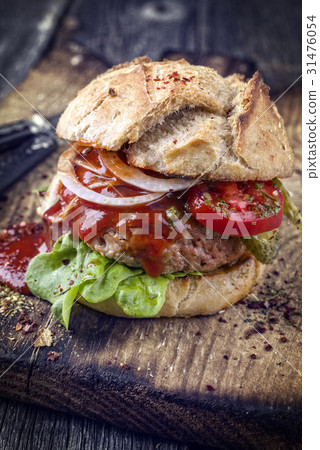 Barbecue Hamburger with Vegetable and Chili Relish Barbecue Hamburger with Vegetable and Chili Relish 31476054