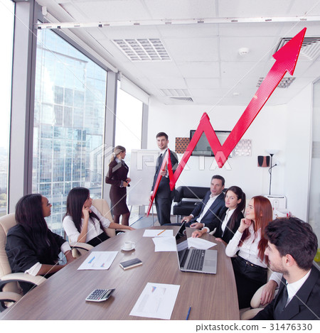 Business people and income growth 31476330