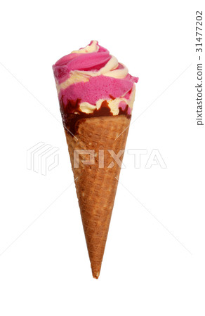 Ice cream with chocolate 31477202