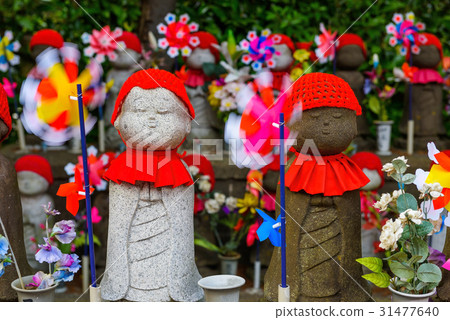 Jizo statues at Zojoji Temple, Tokyo Jizo statues at Zojoji Temple, Tokyo 31477640