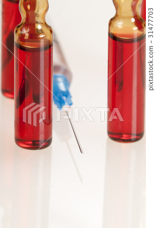Syringe and ampules Syringe and ampules 31477703