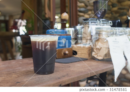 Sparkling Nitro Cold Brew Coffee  31478581