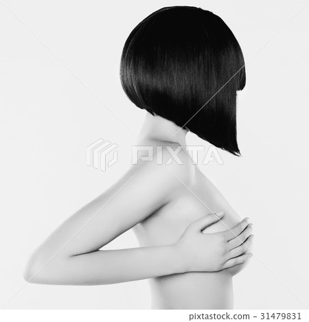 Nude woman with short hairstyle Nude woman with short hairstyle 31479831