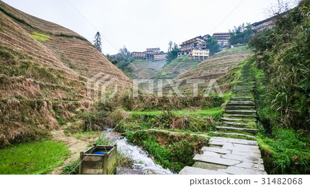 way to Tiantouzhai village between terraced hills 31482068