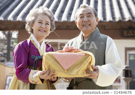 Hanbok, Nobubu, Namsangol Hanok Village, Jung-gu, Seoul Hanbok, Nobubu, Namsangol Hanok Village, Jung-gu, Seoul 31484676