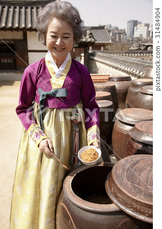 Doenjang, Gohdok, Hanbok, Old Man, Namsangol Hanok Village, Jung-gu, Seoul 31484904
