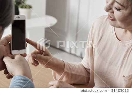 Elderly couple 31485013