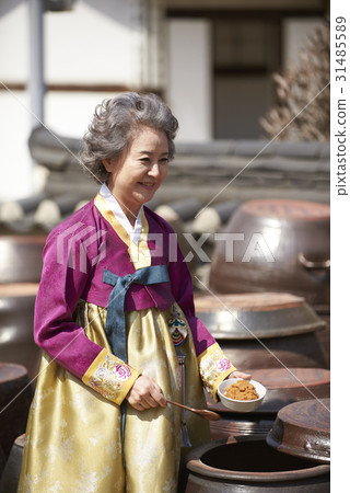 Doenjang, Shokdok, Elderly, Hanbok, Namsangol Hanok Village, Jung-gu, Seoul 31485589