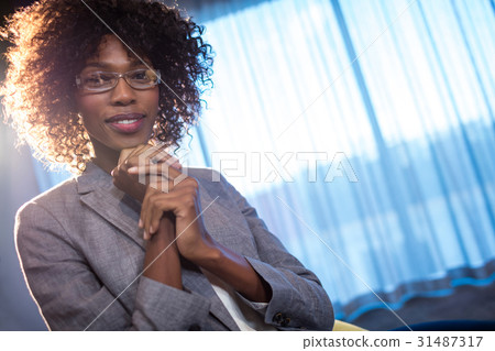 Smart dressed business lady Smart dressed business lady 31487317