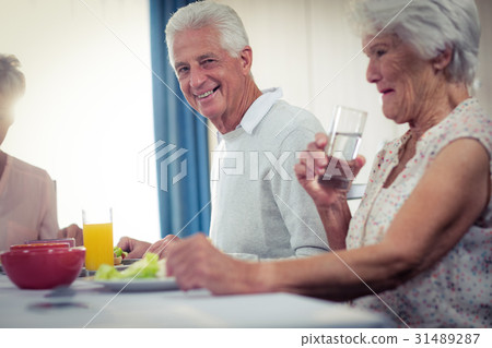 Pensioners at lunch 31489287