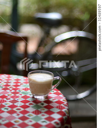 cappuccino coffee on table 31489597