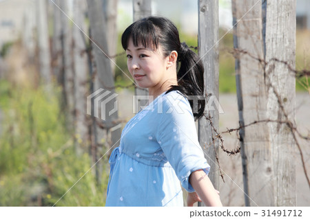 Women and fencing Women and fencing 31491712