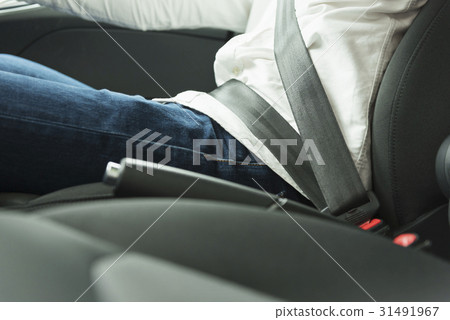 Casual middle man male car 31491967