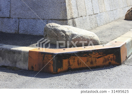 Iron plate protecting road curb Iron plate protecting road curb 31495625