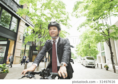 Middle businessman bicycle Middle businessman bicycle 31497616