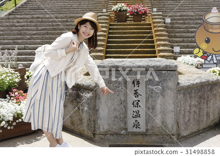 享受Ikaho的一個少婦 31498858