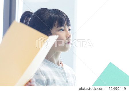 Elementary school student under the music room class 31499449