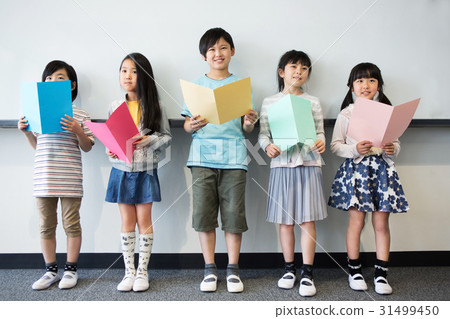 Elementary school student under the music room class 31499450