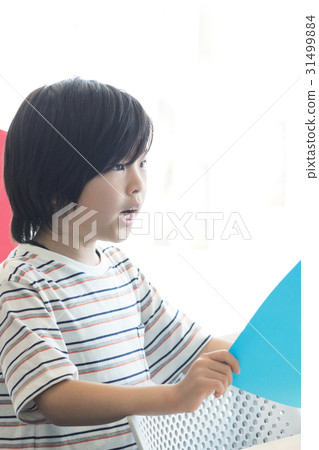 音樂室課下的小學生 31499884