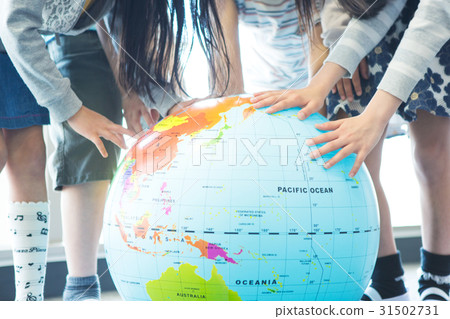 有地球的小學學生 31502731