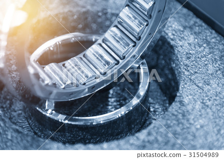 The cylindrical bearing  31504989