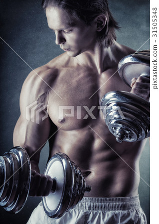 Muscular man 31505348