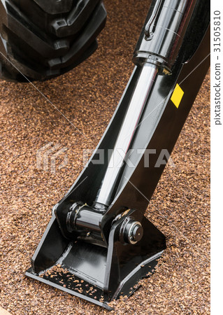 hydraulics crane support is on gravel 31505810