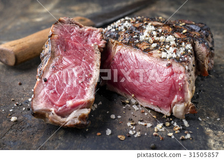Barbecue Prime Rib Steak with Redwine Barbecue Prime Rib Steak with Redwine 31505857