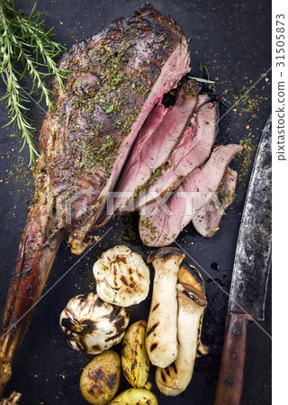 Barbecue Haunch of Venison  31505873