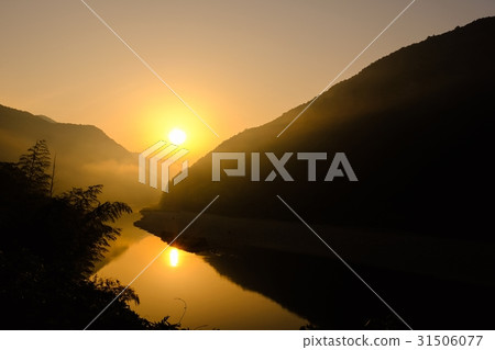 Dawn of the valley 31506077