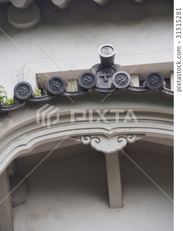 Cross-shaped keeper of a gate tower to Himeji Castle 31515281