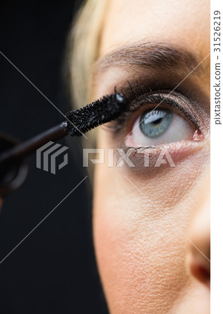 Focus on eyes makeup with opened eyes 31526219