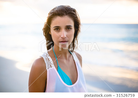 Portrait of beautiful woman 31526759