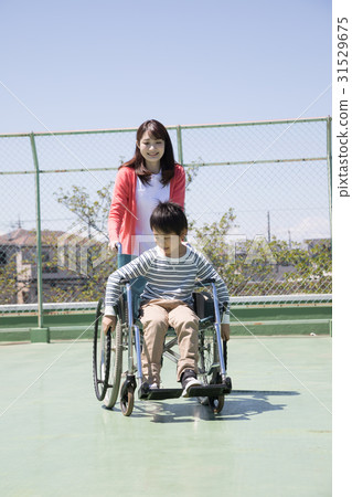 醫療圖像輪椅小學護士 醫療圖像輪椅小學護士 31529675