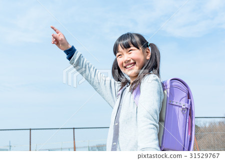 女孩,小學,藍天 女孩,小學,藍天 31529767