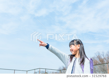 Girls, elementary school, blue sky 31529768