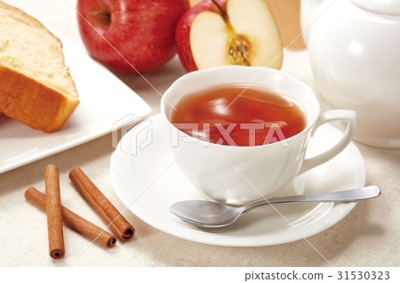 Apple tea 31530323