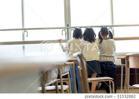 Elementary school, classroom, window 31532062