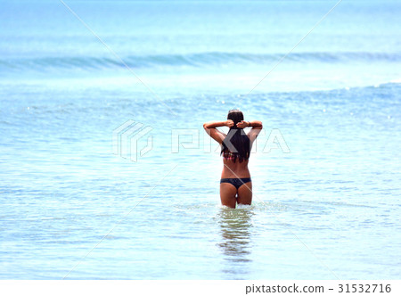 海水浴比基尼 31532716