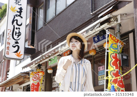 A young woman enjoying Ikaho A young woman enjoying Ikaho 31533348