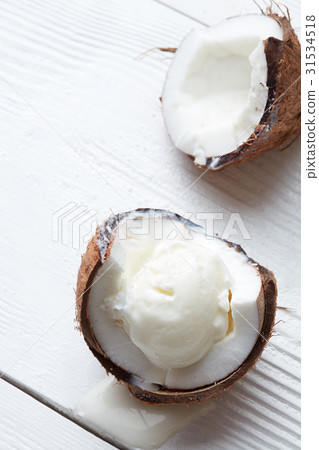 Delicious coconut ice cream 31534518