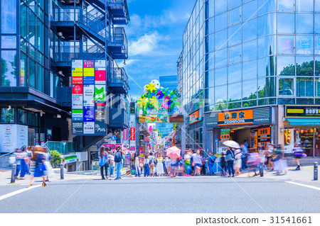 東京原宿站竹下口站 竹下通入口 前的風景 照片素材 圖片 圖庫