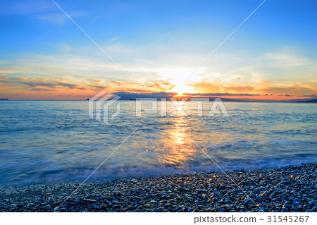 Sunset over sea Sunset over sea 31545267
