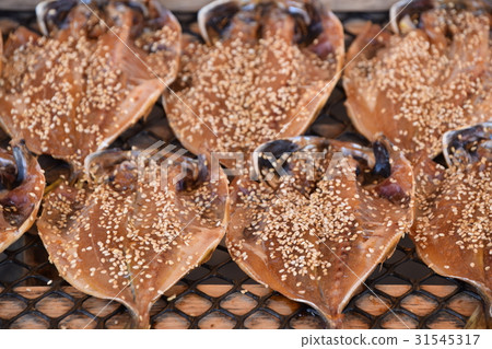 Opening soy sauce flavored azalea 31545317