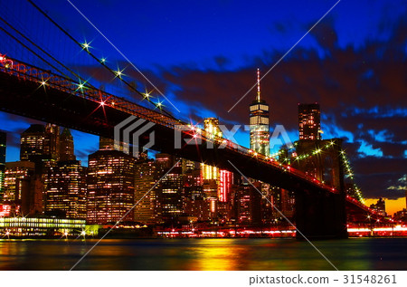 曼哈頓和布魯克林大橋夜視圖 31548261