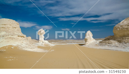 Nature sculptures in White desert, Sahara, Egypt Nature sculptures in White desert, Sahara, Egypt 31549230