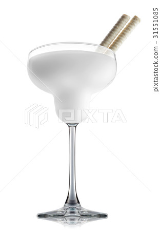 alcohol cocktail isolated on white background 31551085
