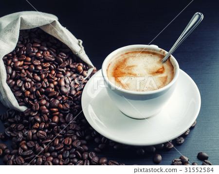 Fresh delicious coffee Fresh delicious coffee 31552584