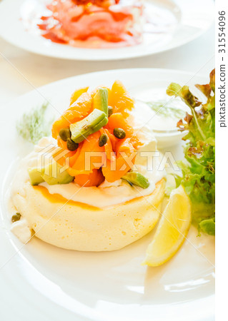 Pancake for breakfast 31554096