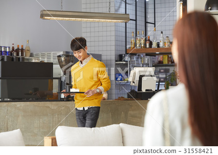 Couple, Cafe 31558421